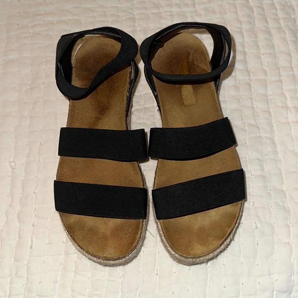 Woman’s Steve Madden sandal